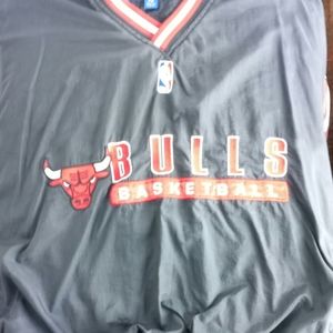 youth xl 18-20 Chicago Bulls jacket